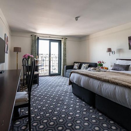 Marine Court Hotel บังกอร์ ภายนอก รูปภาพ