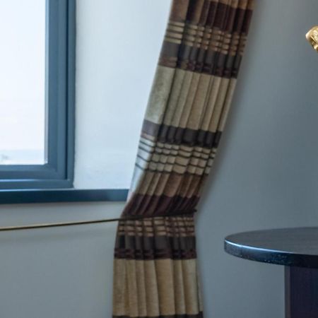 Marine Court Hotel บังกอร์ ภายนอก รูปภาพ