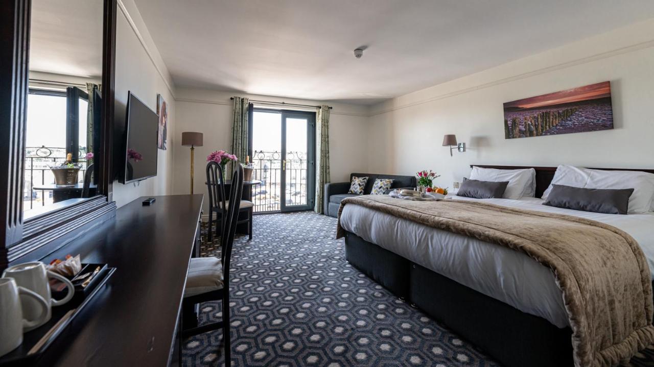 Marine Court Hotel บังกอร์ ภายนอก รูปภาพ