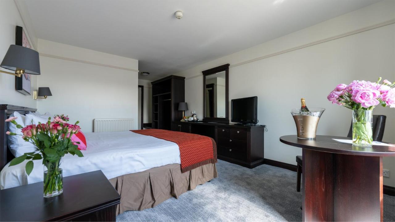 Marine Court Hotel บังกอร์ ภายนอก รูปภาพ