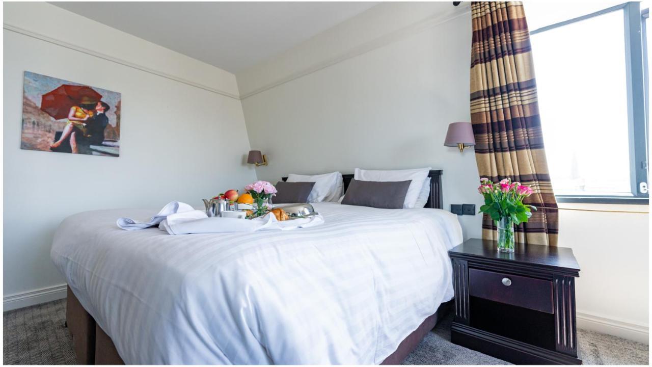 Marine Court Hotel บังกอร์ ภายนอก รูปภาพ