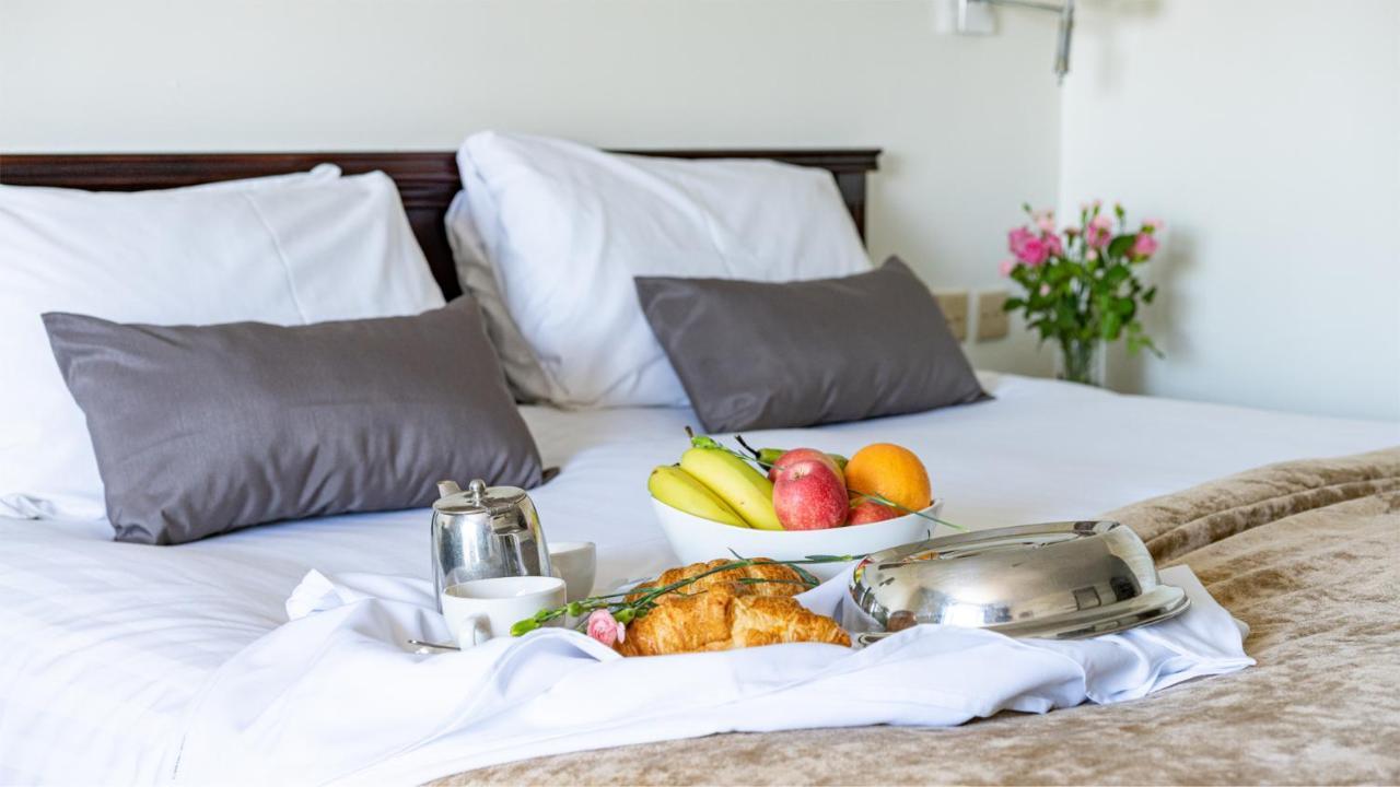 Marine Court Hotel บังกอร์ ภายนอก รูปภาพ