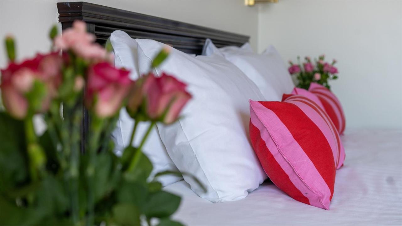 Marine Court Hotel บังกอร์ ภายนอก รูปภาพ