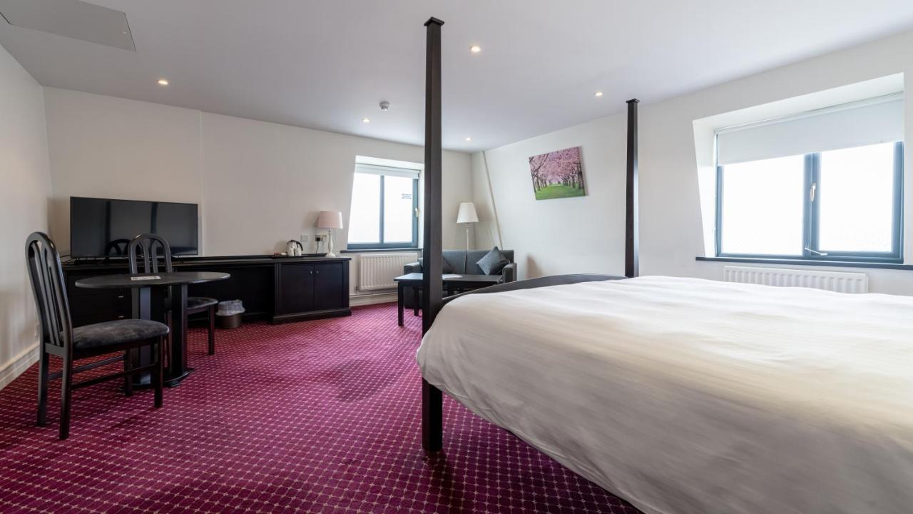 Marine Court Hotel บังกอร์ ภายนอก รูปภาพ