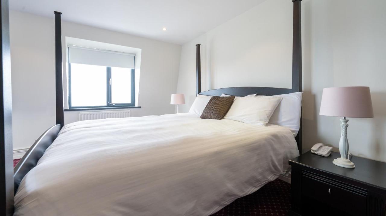 Marine Court Hotel บังกอร์ ภายนอก รูปภาพ